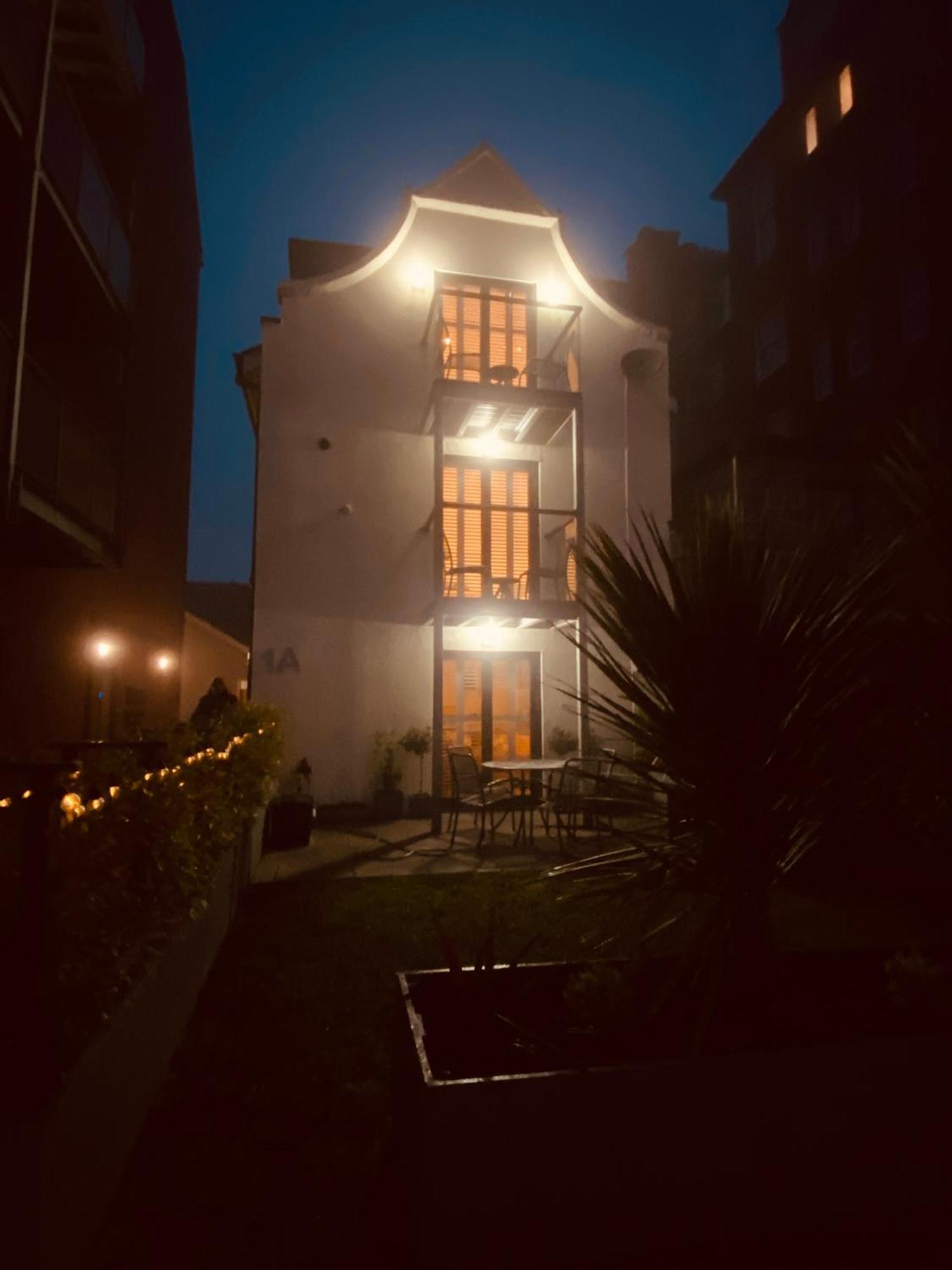 Retro Retreat, Sea View, Free Parking & Ev Plug-In Villa Whitby Buitenkant foto